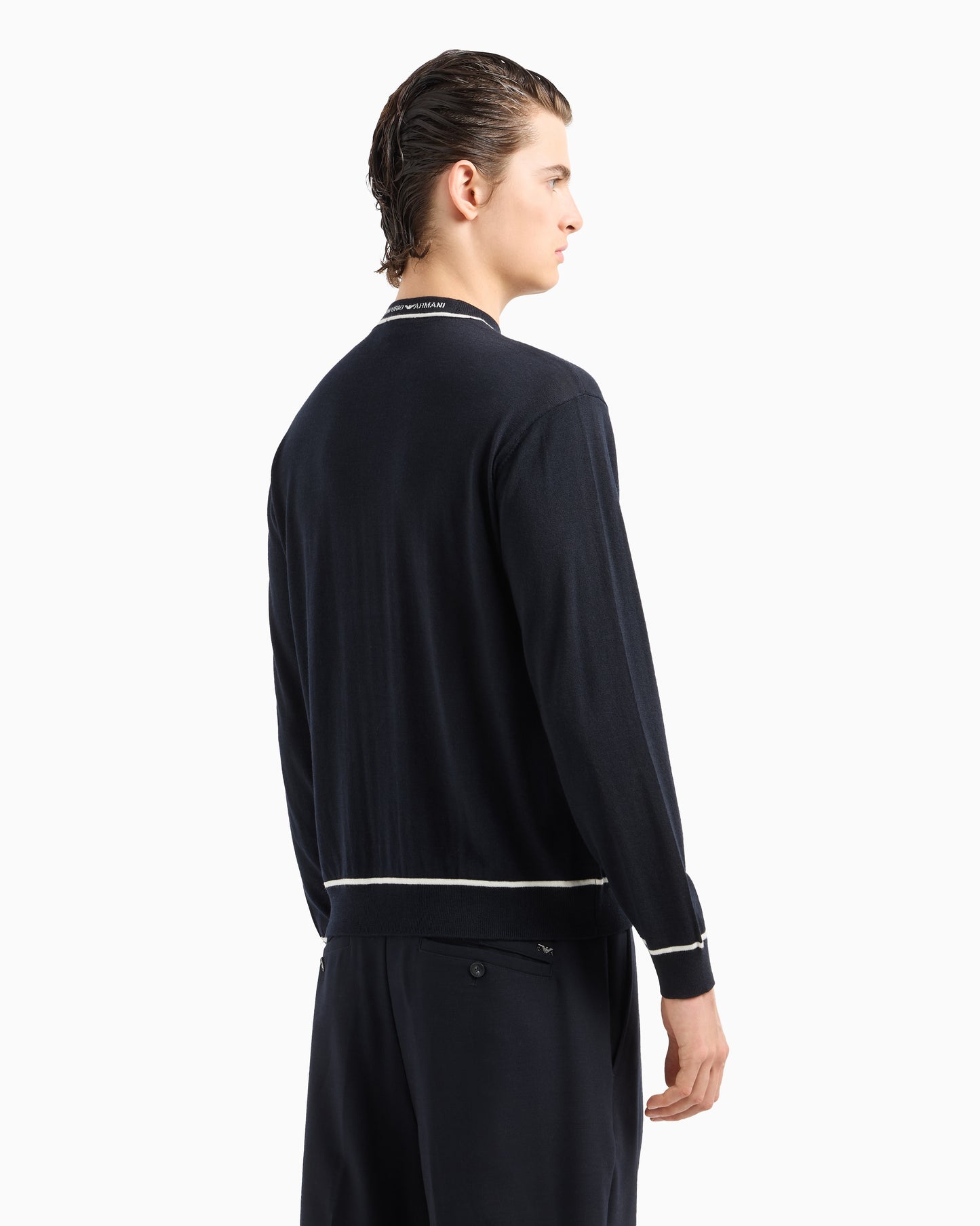 EMPORIO ARMANI Maglione in lana vergine con dettaglio logo jacquard