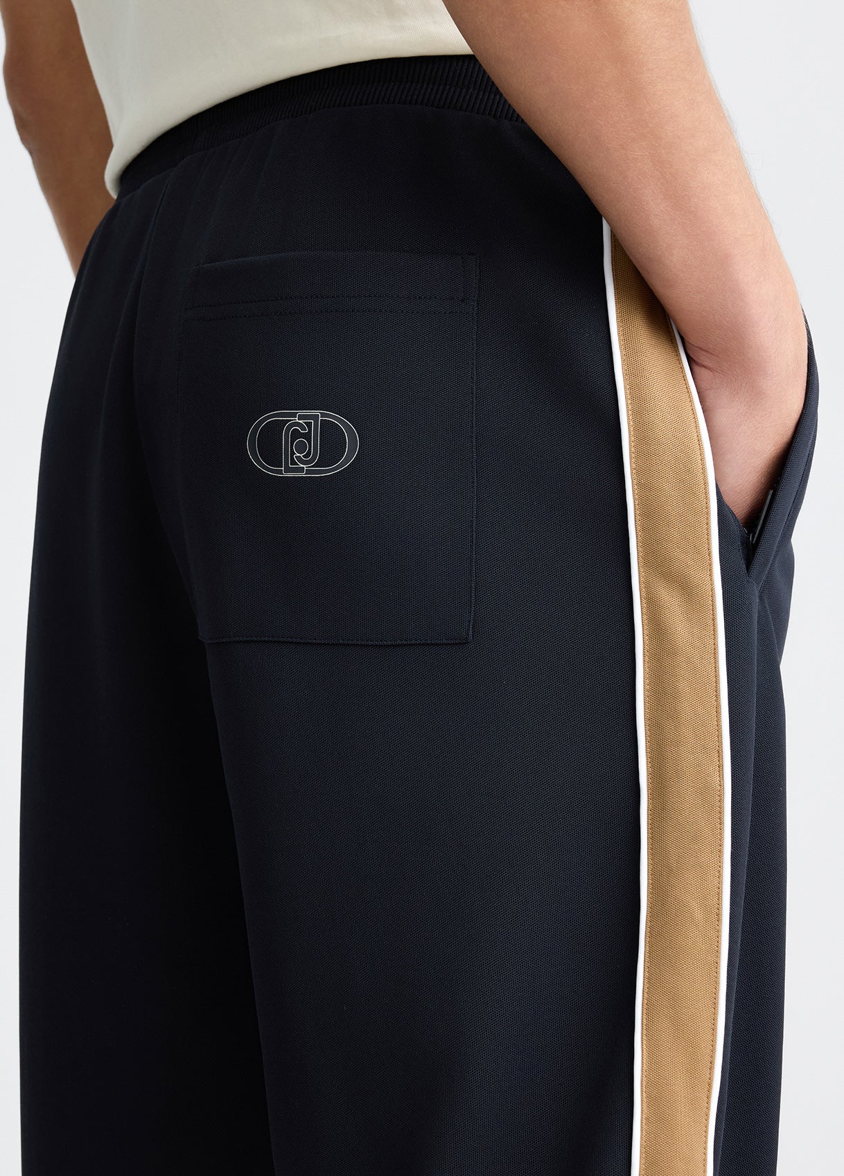 LIU JO Pantaloni da uomo in acetato blu con bande laterali in contrasto beige QA5134