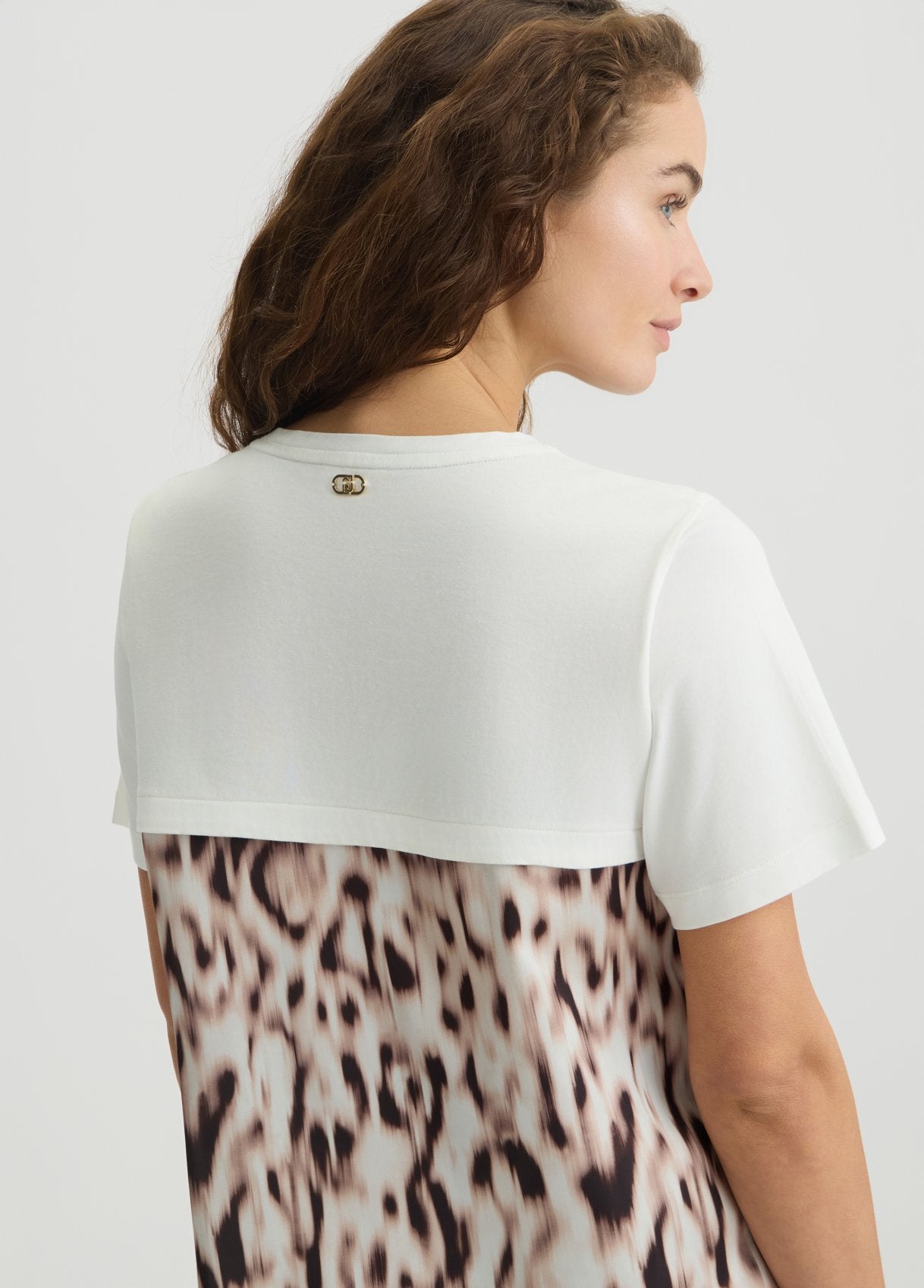 LIU JO T-Shirt maniche corte con oblò e inserto in raso stampa animalier