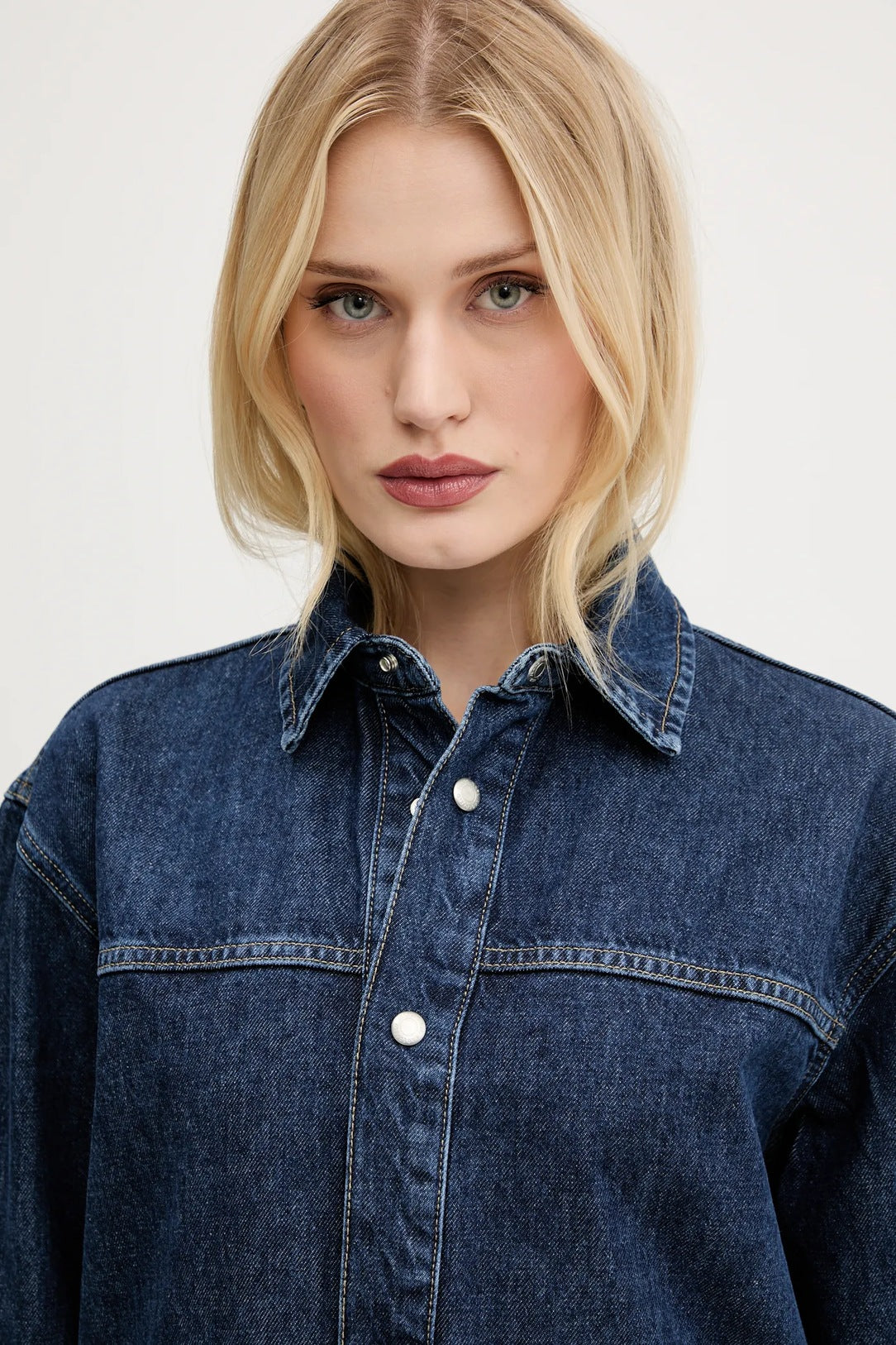 KARL LAGERFELD JEANS Giubbotto in denim vestibilità over