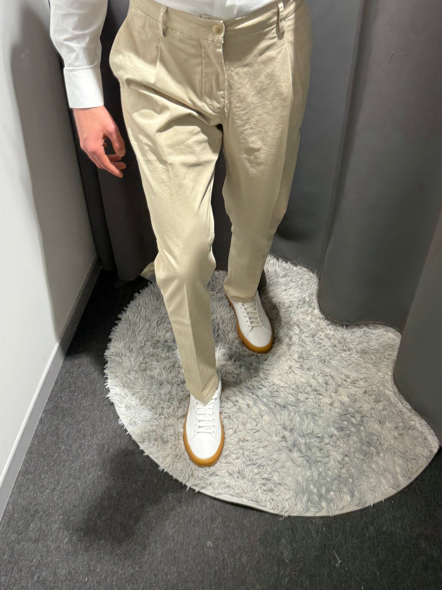 TELERIA ZED Pantaloni gamba morbida con pinces in cotone