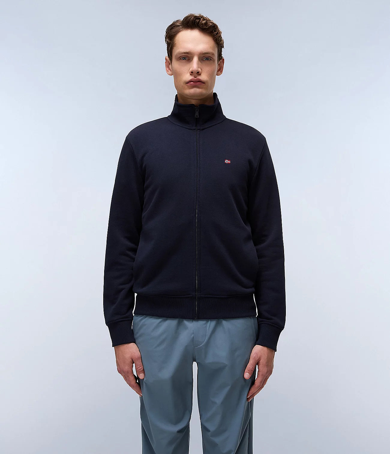 NAPAPIJRI Felpa con zip senza cappuccio blu notte con bandierina sul petto BALIS FZ