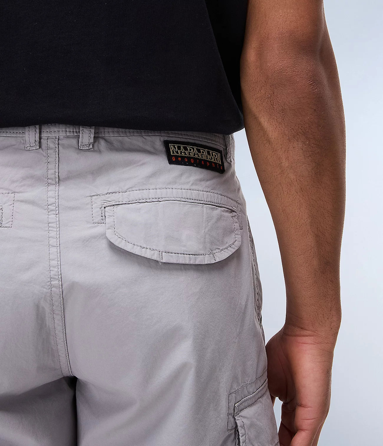 NAPAPIJRI Bermuda uomo corto con tasconi laterali NOTO