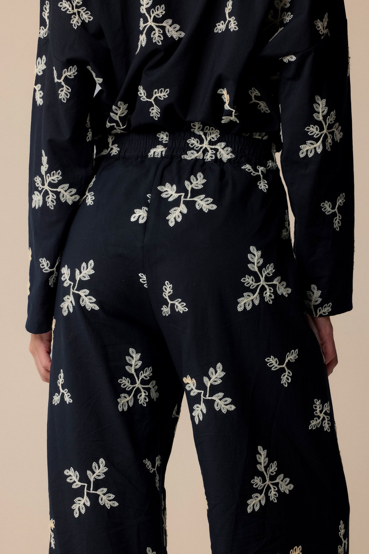 KOCCA Pantaloni palazzo in mussola di cotone ricamata