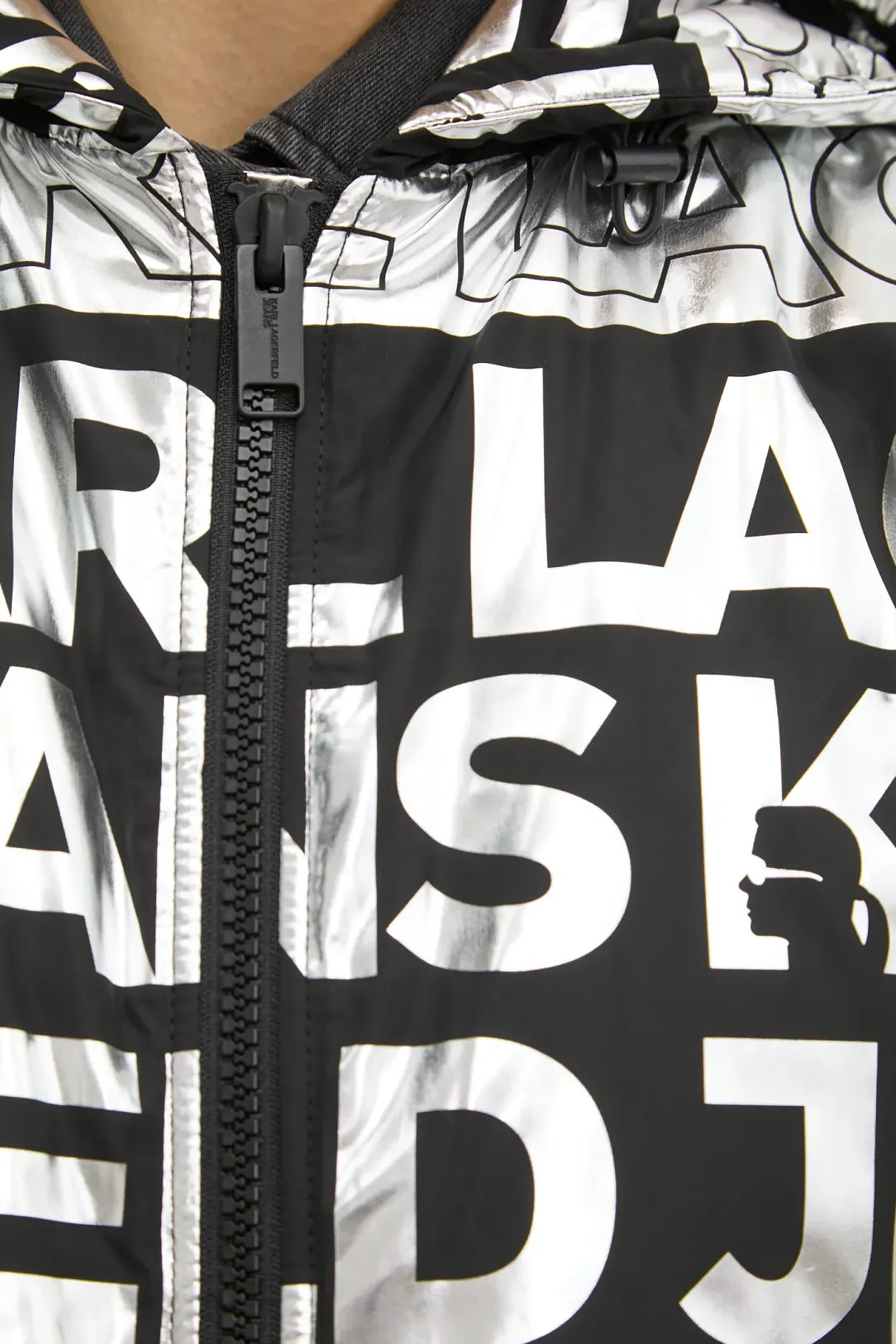 KARL LAGEFELD Giubbotto donna leggermente imbottito loghi all over argento nero