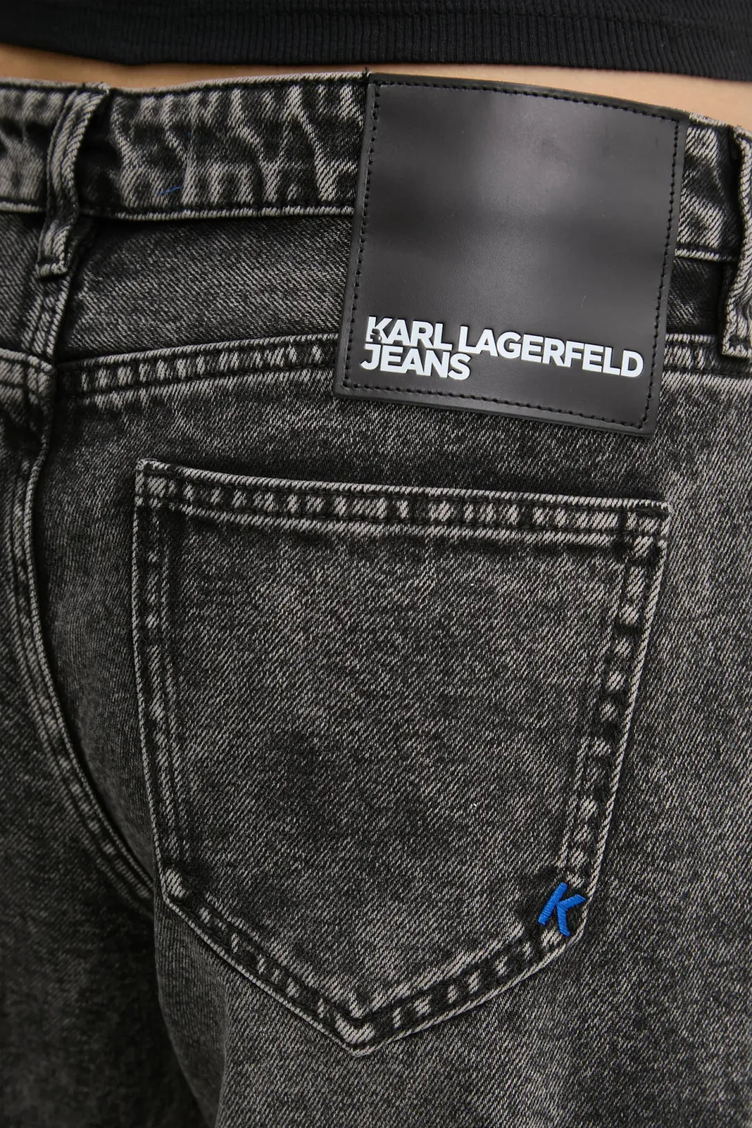 KARL LAGERFELD Jeans largo con inserto sul fondo di rete di strass