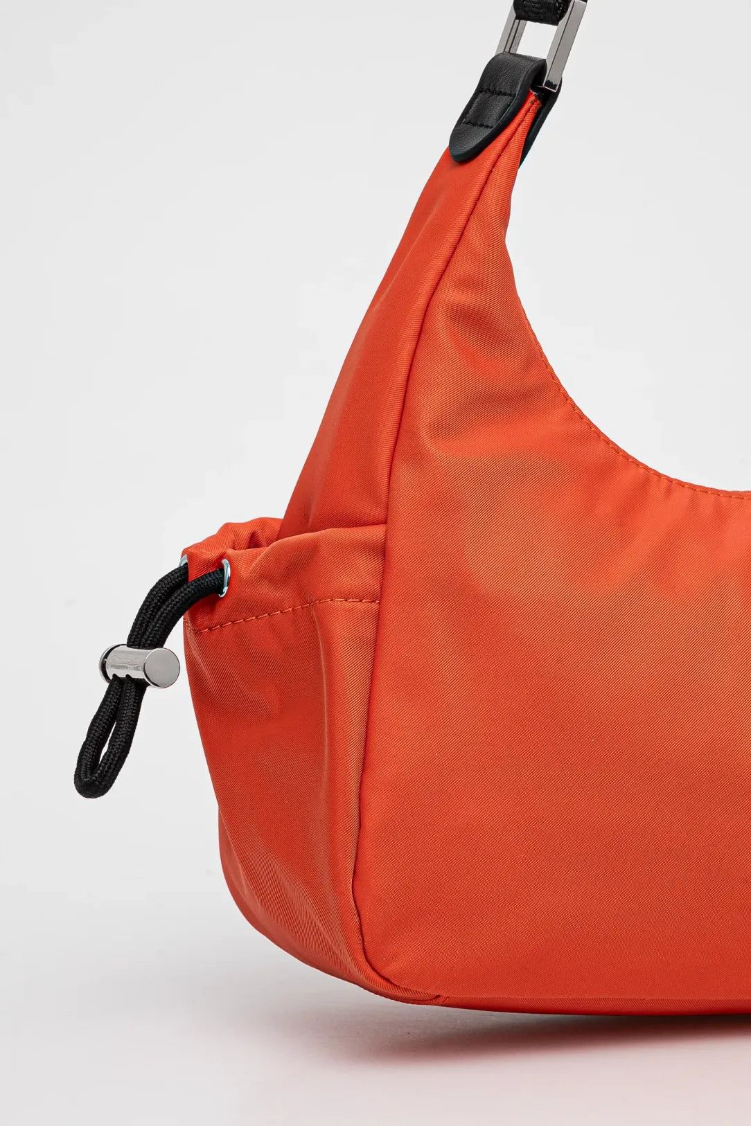 KARL LAGERFELD Borsa a spalla utility in nylon tinta unita con moschettone