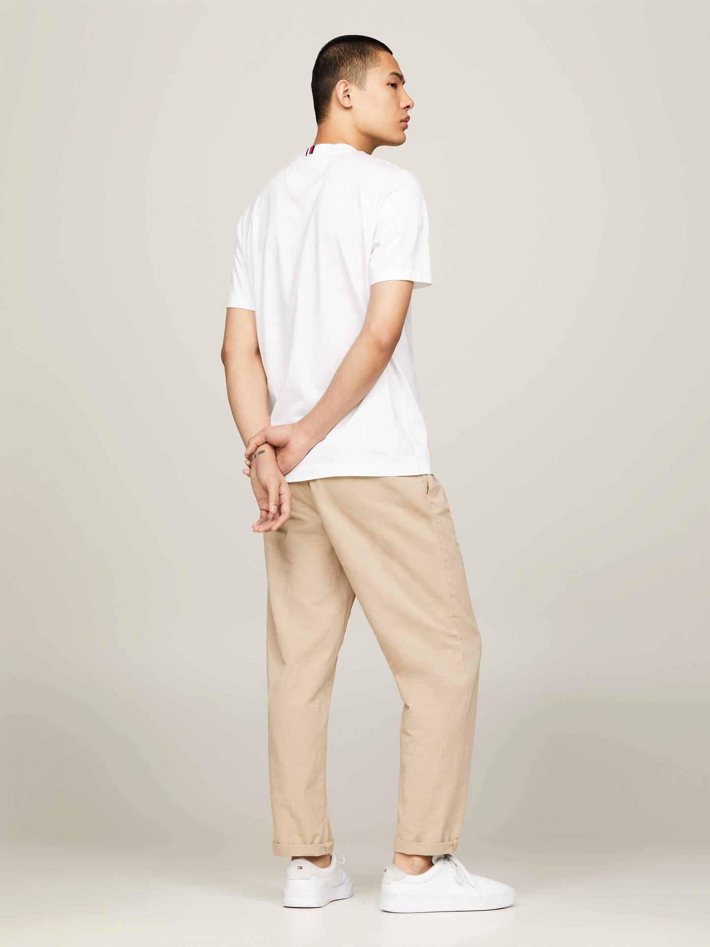 TOMMY HILFIGER T-Shirt maniche corte girocollo con monogramma ricamato