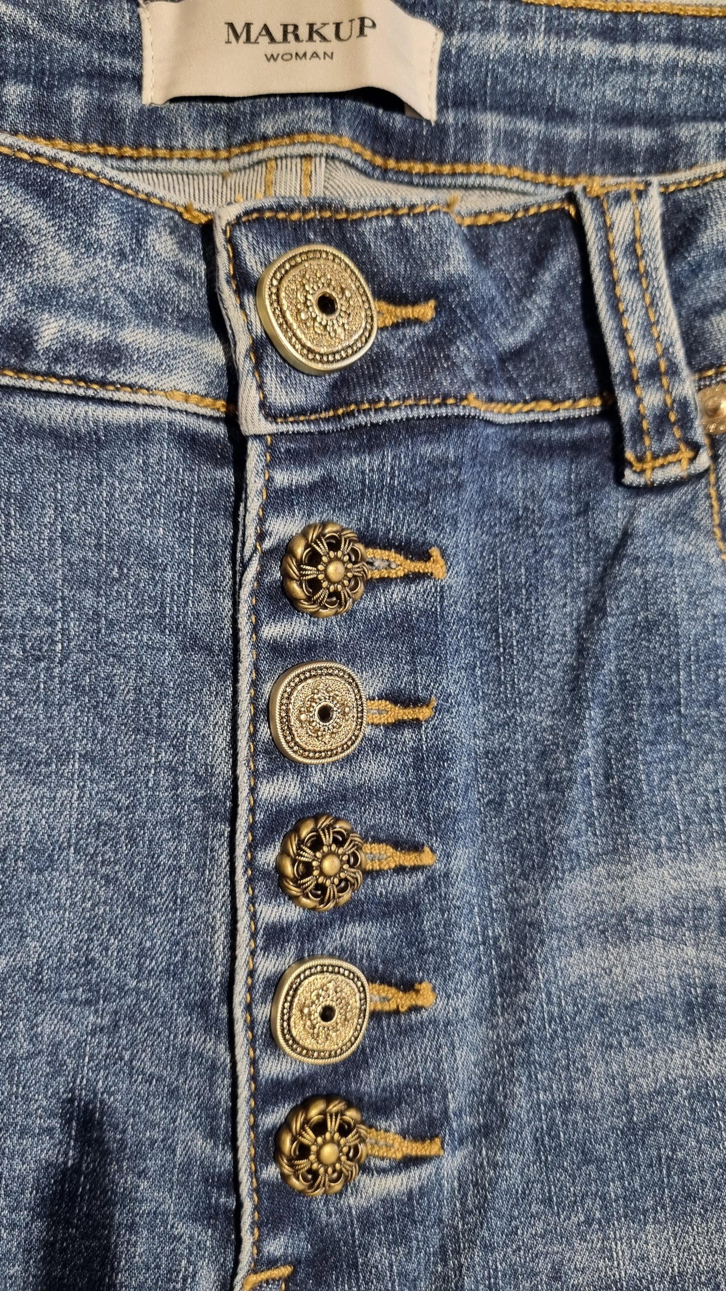 MARKUP Jeans con bottoni bronzati