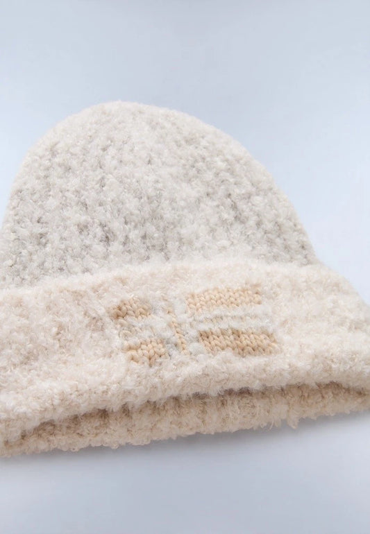 NAPAPIJRI Cappello a cuffia in lana bouclè F-BAITA W