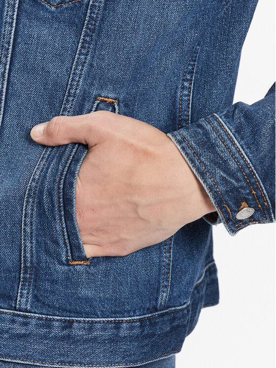 TOMMY HILFIGER Giubbotto di jeans lavaggio medio