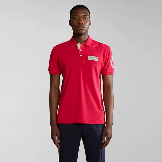 NAPAPIJRI Polo manica corta con logo patch stemma sulla manica e scritte nel sotto collo