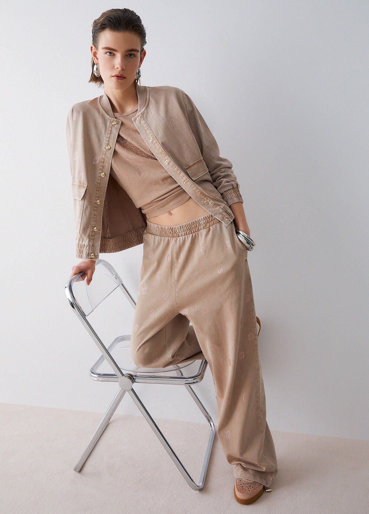 LIU JO Felpa modello bomber con bottoni e loghi strass allover