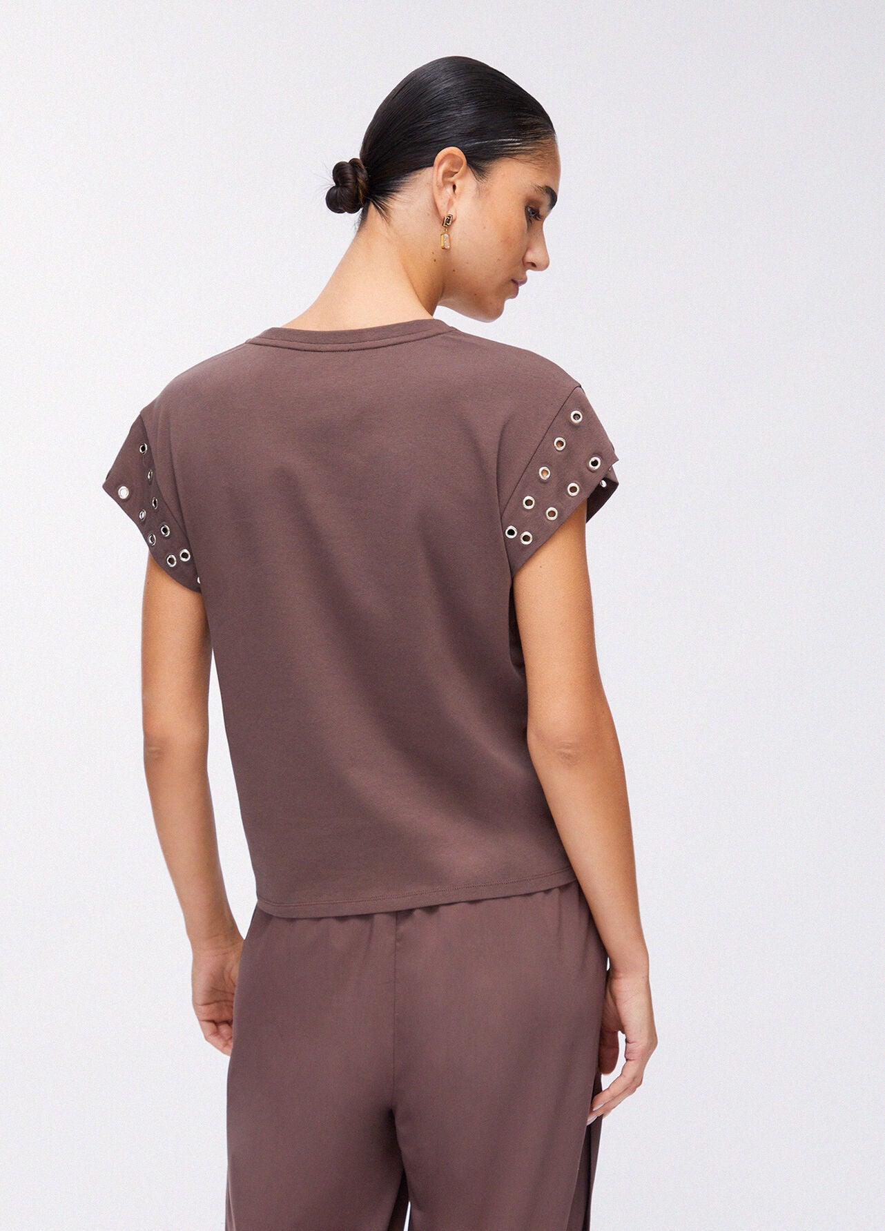 LIU JO T-Shirt girocollo con borchie sulle maniche