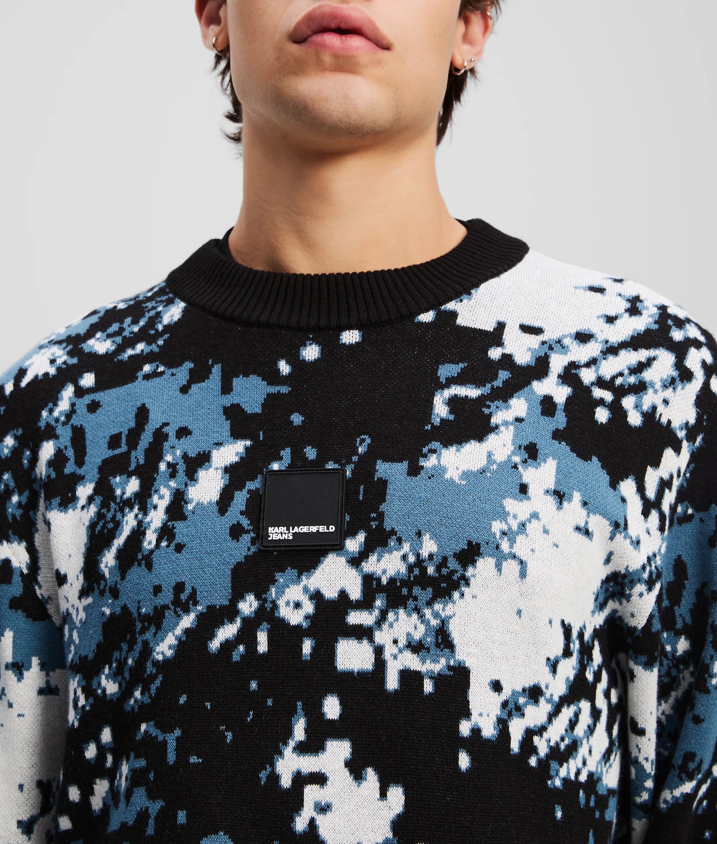 KARL LAGERFELD JEANS Maglia da uomo girocollo in fantasia camouflage blu bianco nero