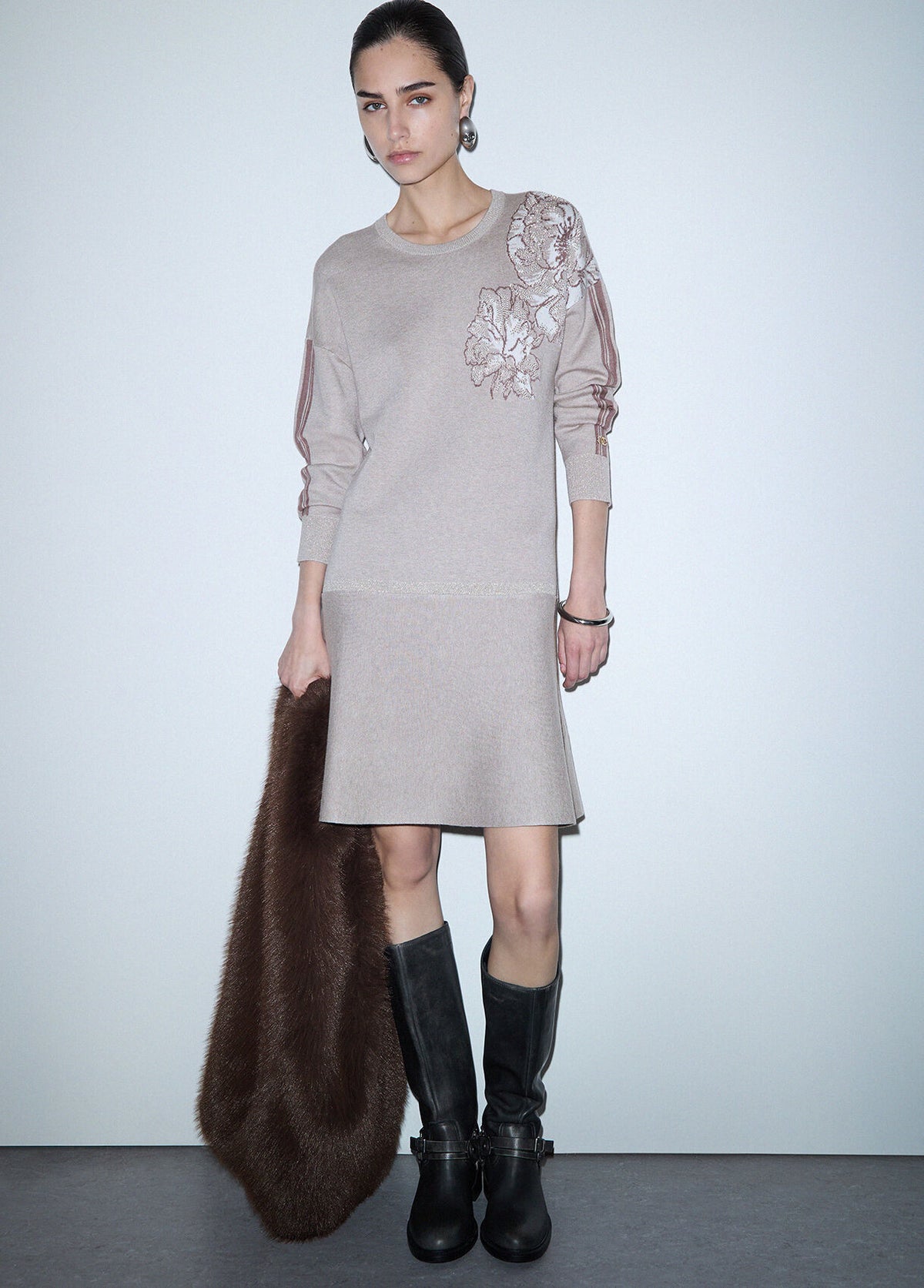 LIU JO Vestito in maglia jacquard con decorazione floreale sulla spalla