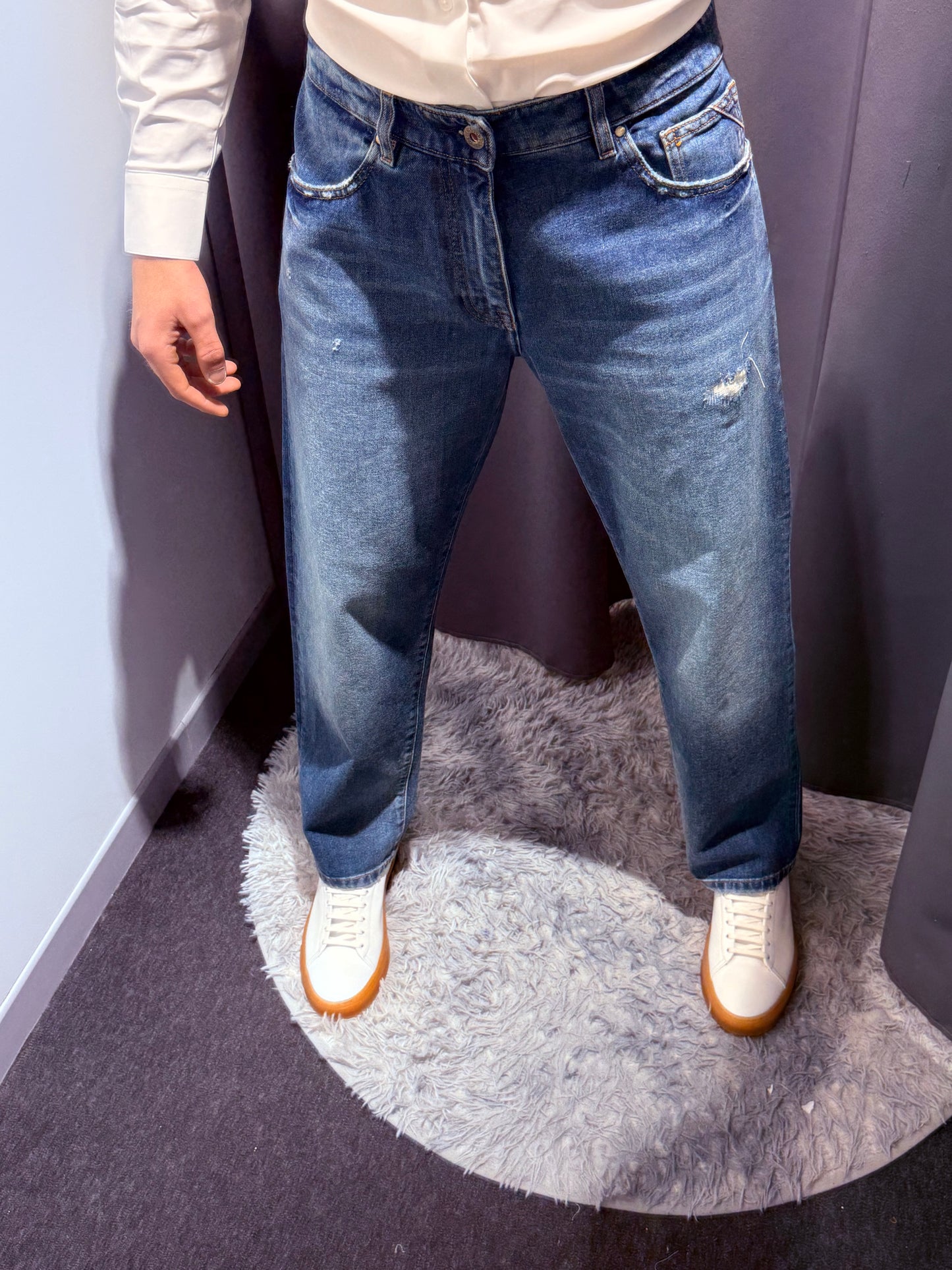 TELERIA ZED Jeans gamba dritta con leggeri strappi lavaggio medio