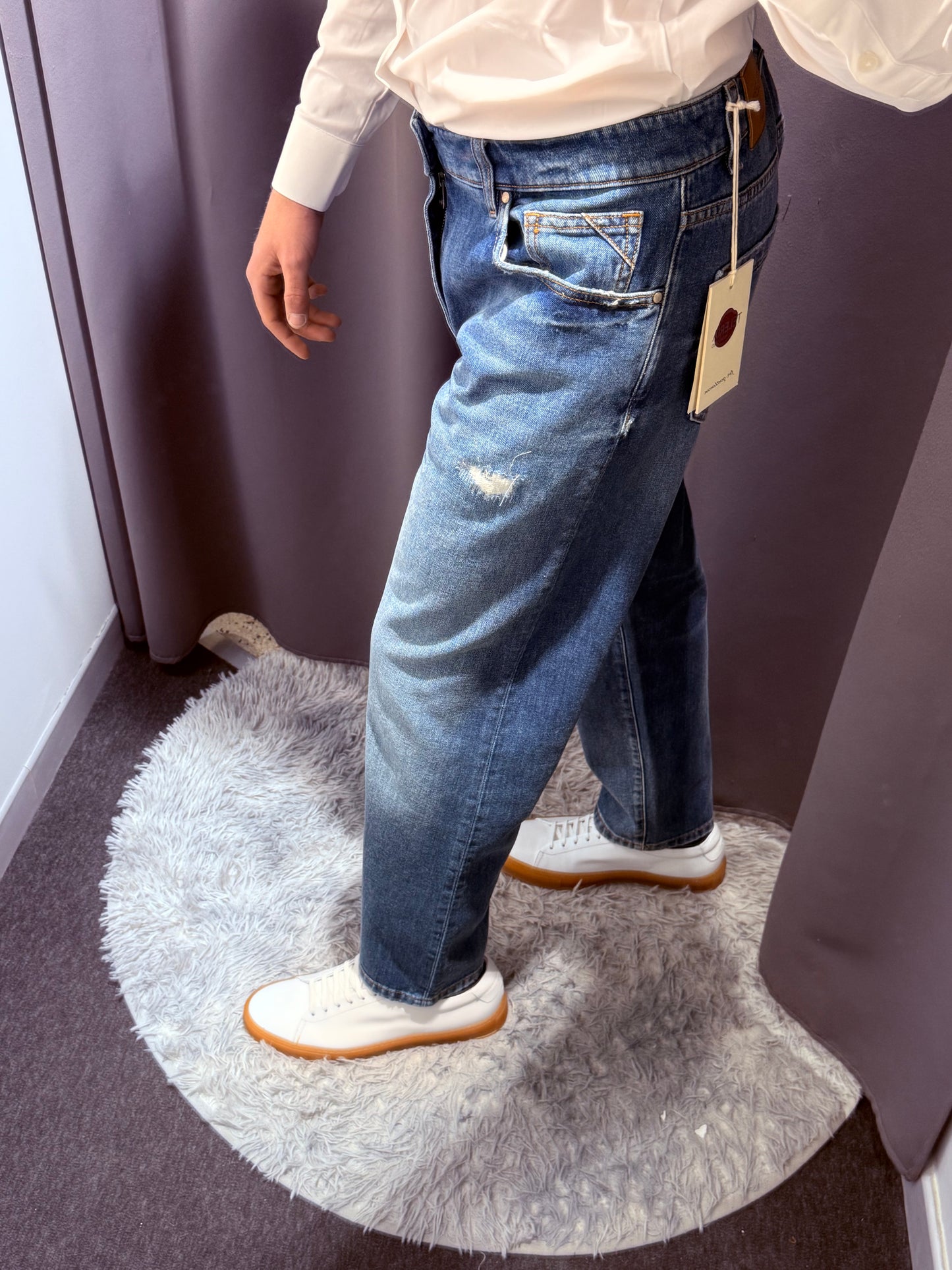 TELERIA ZED Jeans gamba dritta con leggeri strappi lavaggio medio