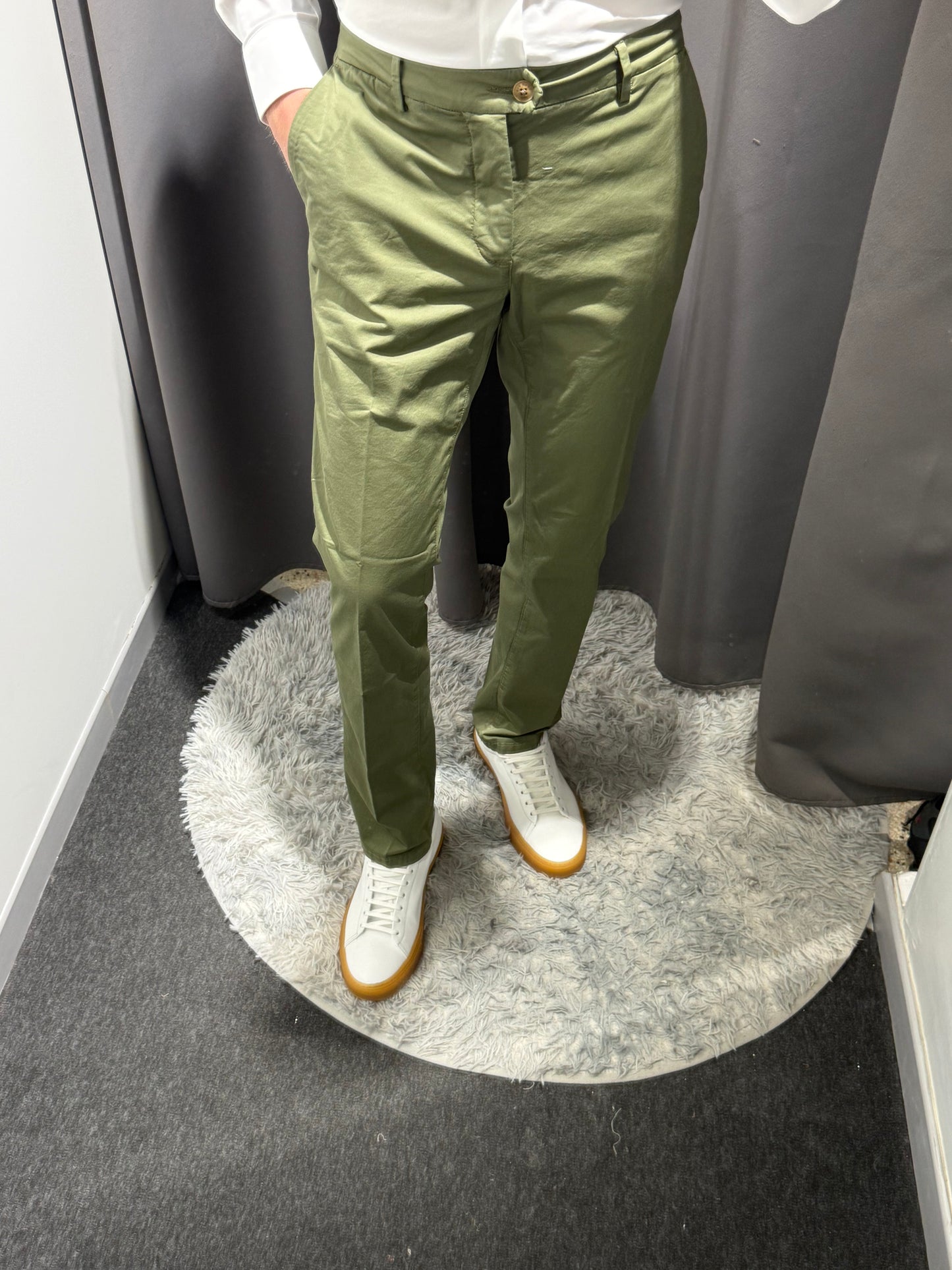 TELERIA ZED Pantaloni in gabardina di cotone leggero gamba slim tasca america