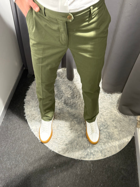 TELERIA ZED Pantaloni in gabardina di cotone leggero gamba slim tasca america