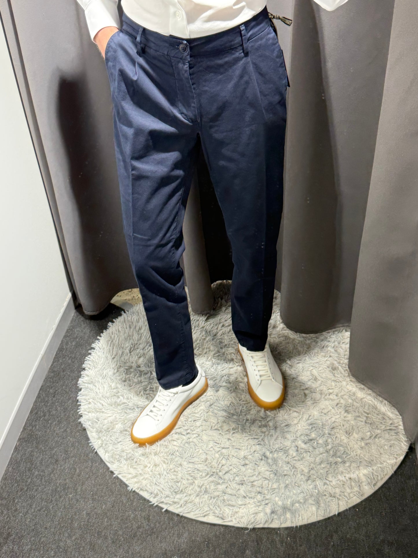 TELERIA ZED Pantaloni gamba morbida con pinces in cotone