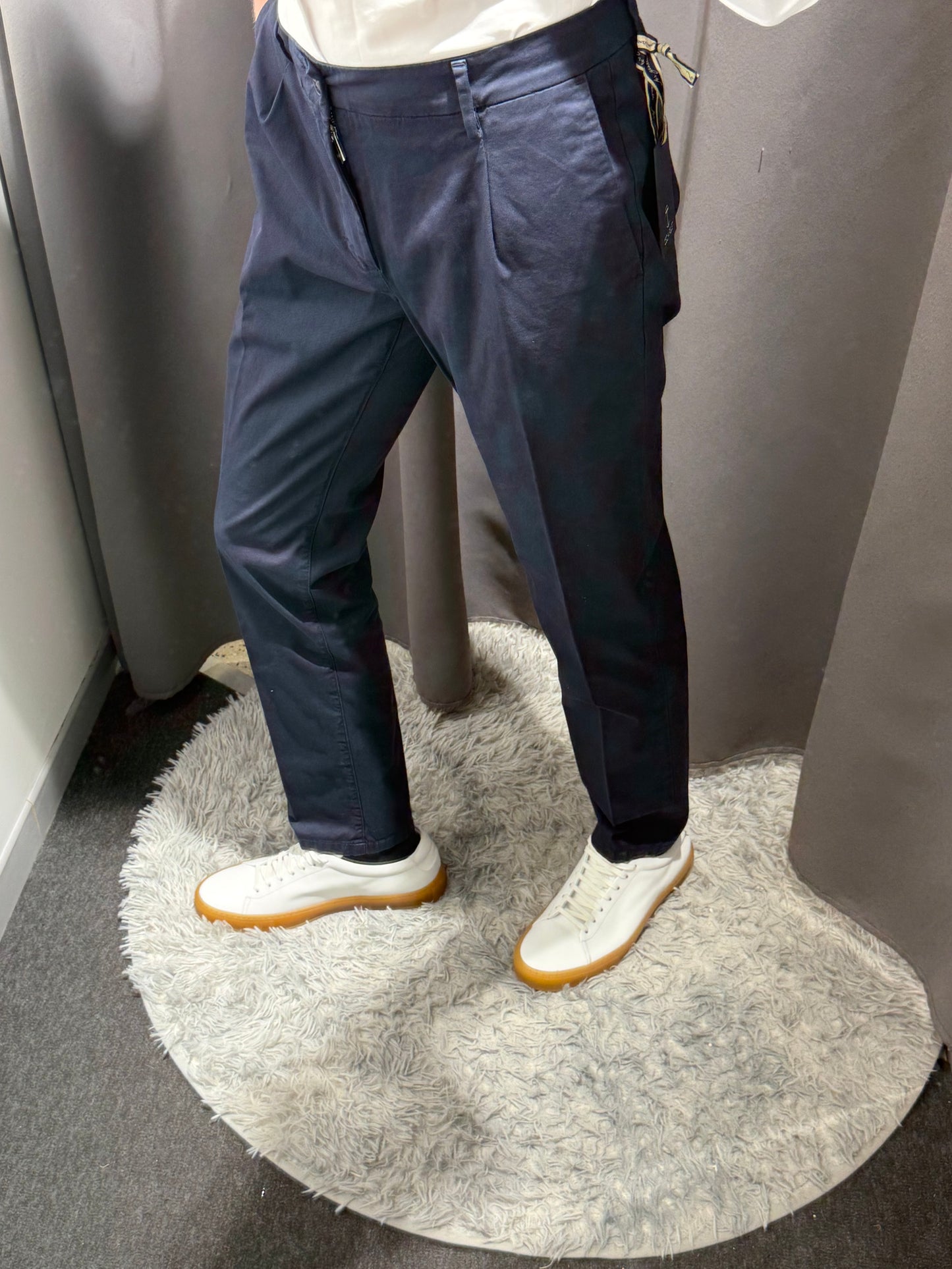 TELERIA ZED Pantaloni gamba morbida con pinces in cotone