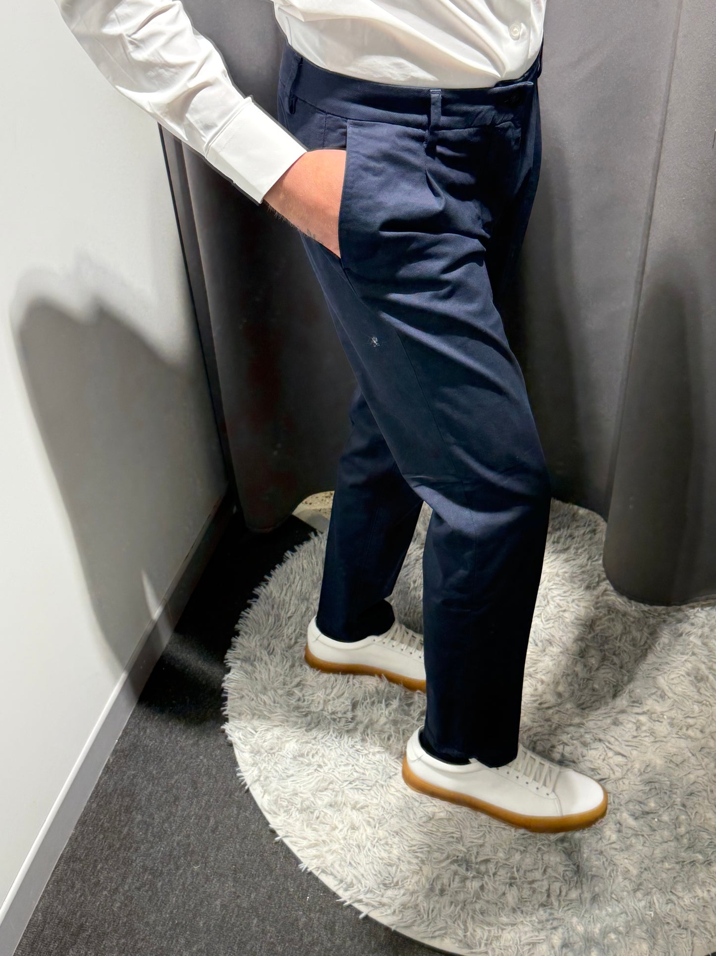 TELERIA ZED Pantaloni gamba morbida con pinces in cotone