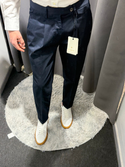 MARKUP Pantaloni con pinces blu canneté