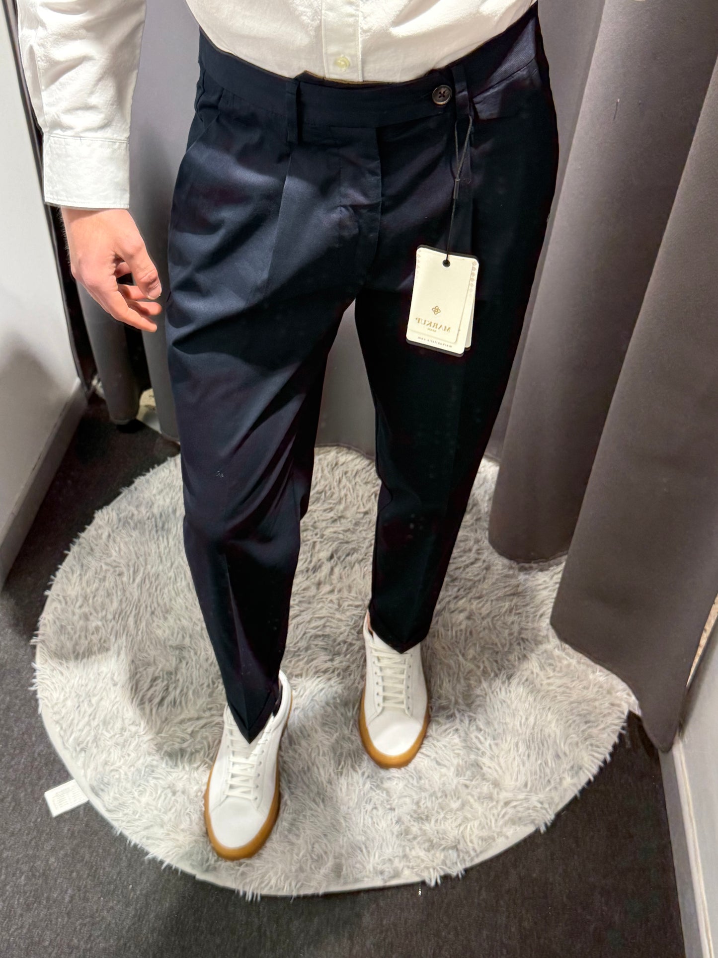 MARKUP Pantaloni con pinces blu canneté