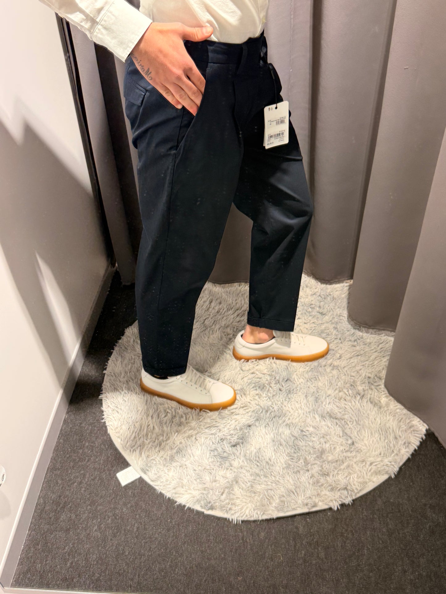 MARKUP Pantaloni con pinces blu canneté