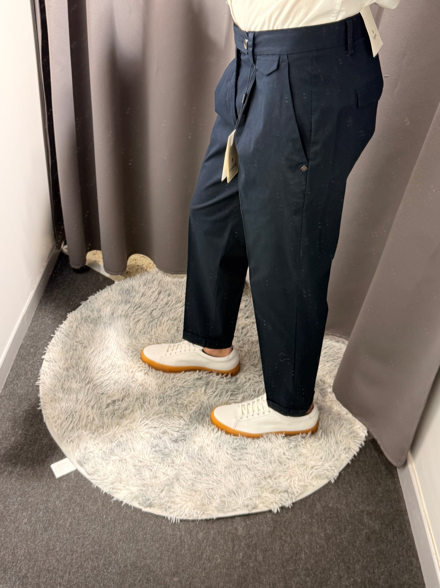 MARKUP Pantaloni con pinces blu canneté