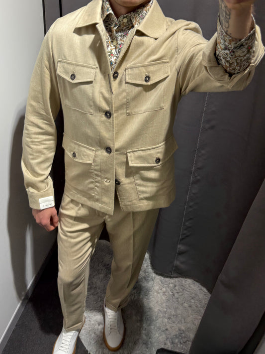 MARKUP Completo overshirt sahariana e pantalaccio in misto lino