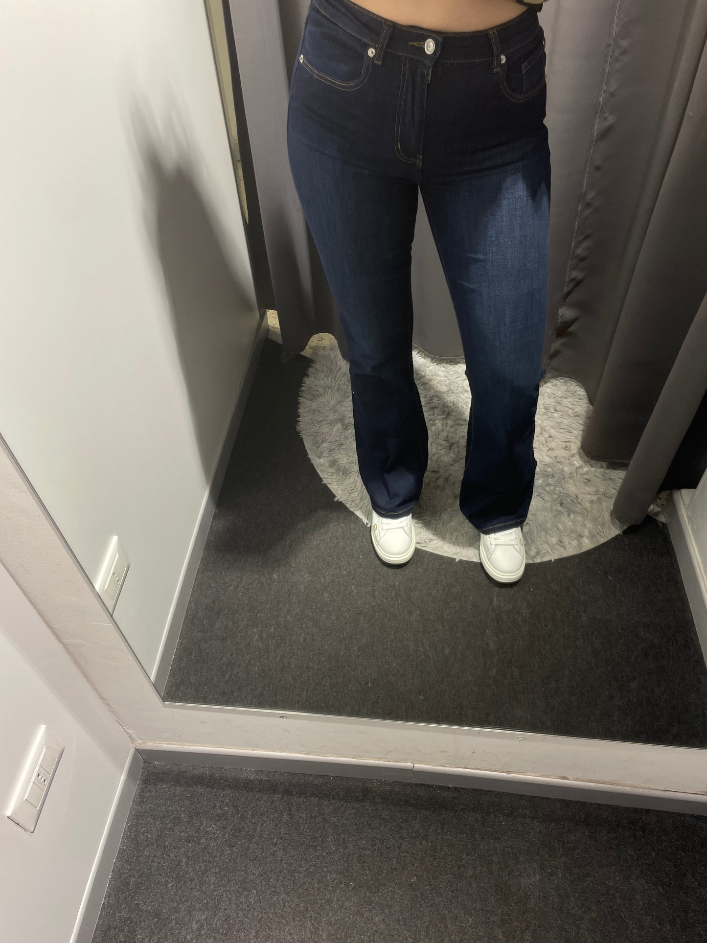 MARKUP Jeans scuro elasticcizzato a zampa