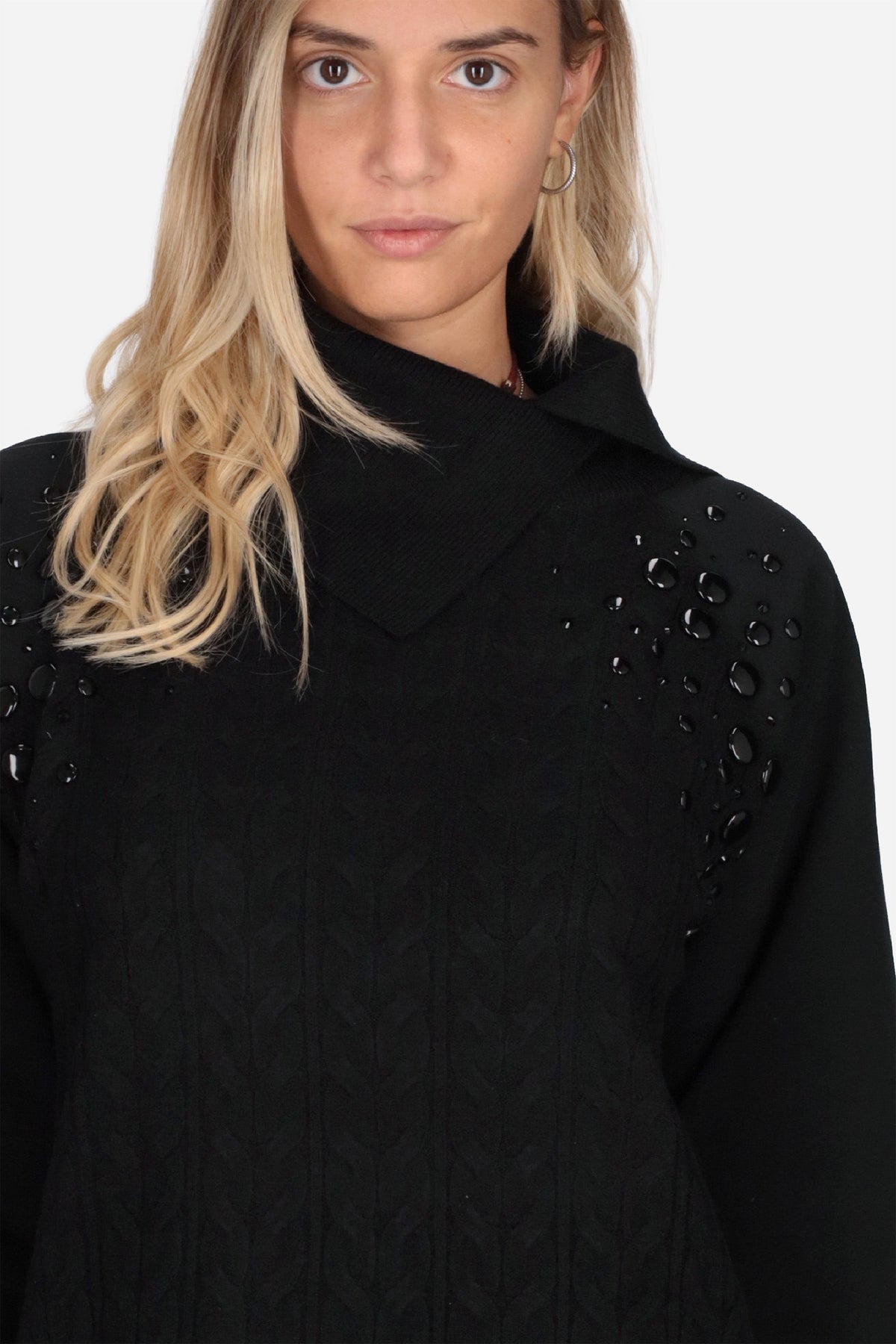 LIU JO Maxi maglia mini dress con collo lato e borchie