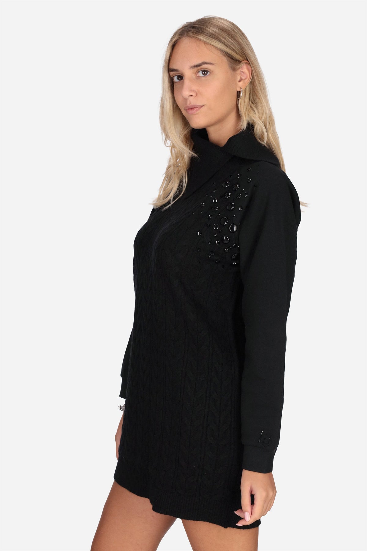LIU JO Maxi maglia mini dress con collo lato e borchie