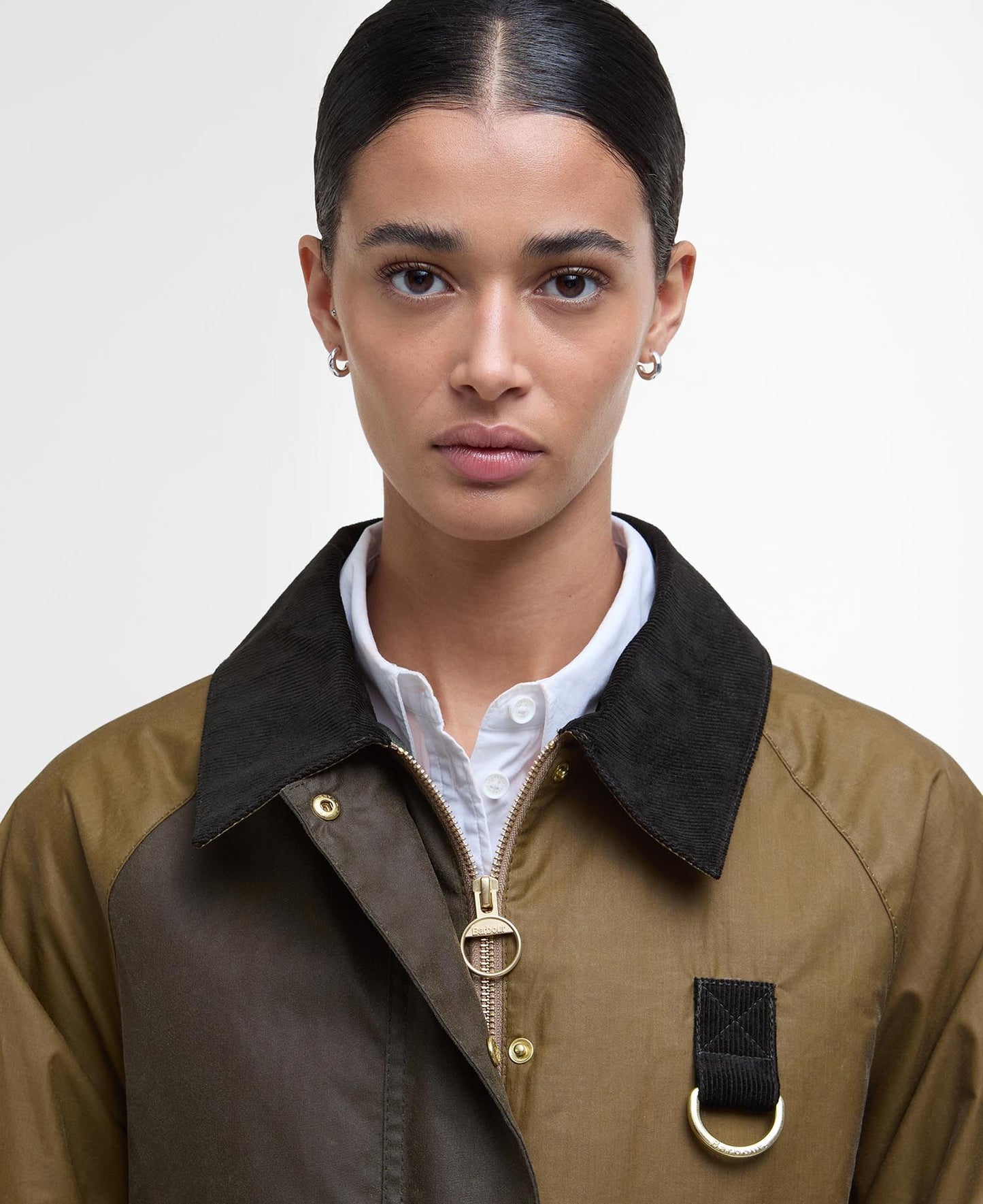 BARBOUR Giacca cerata corta a trapezio patch in contrasti verde ALMA WAXED