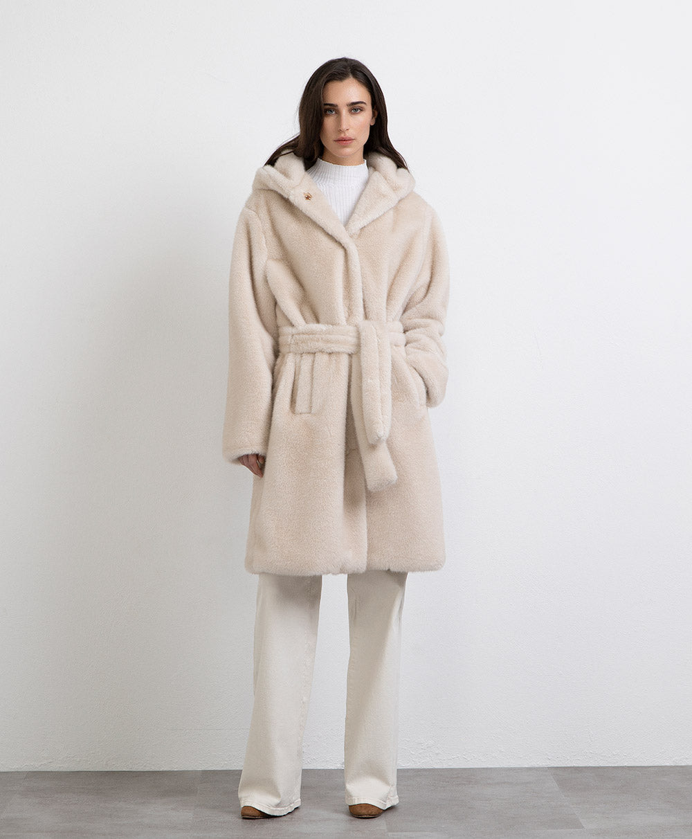 MARKUP Cappotto in ecopelliccia con cappuccio e cinta