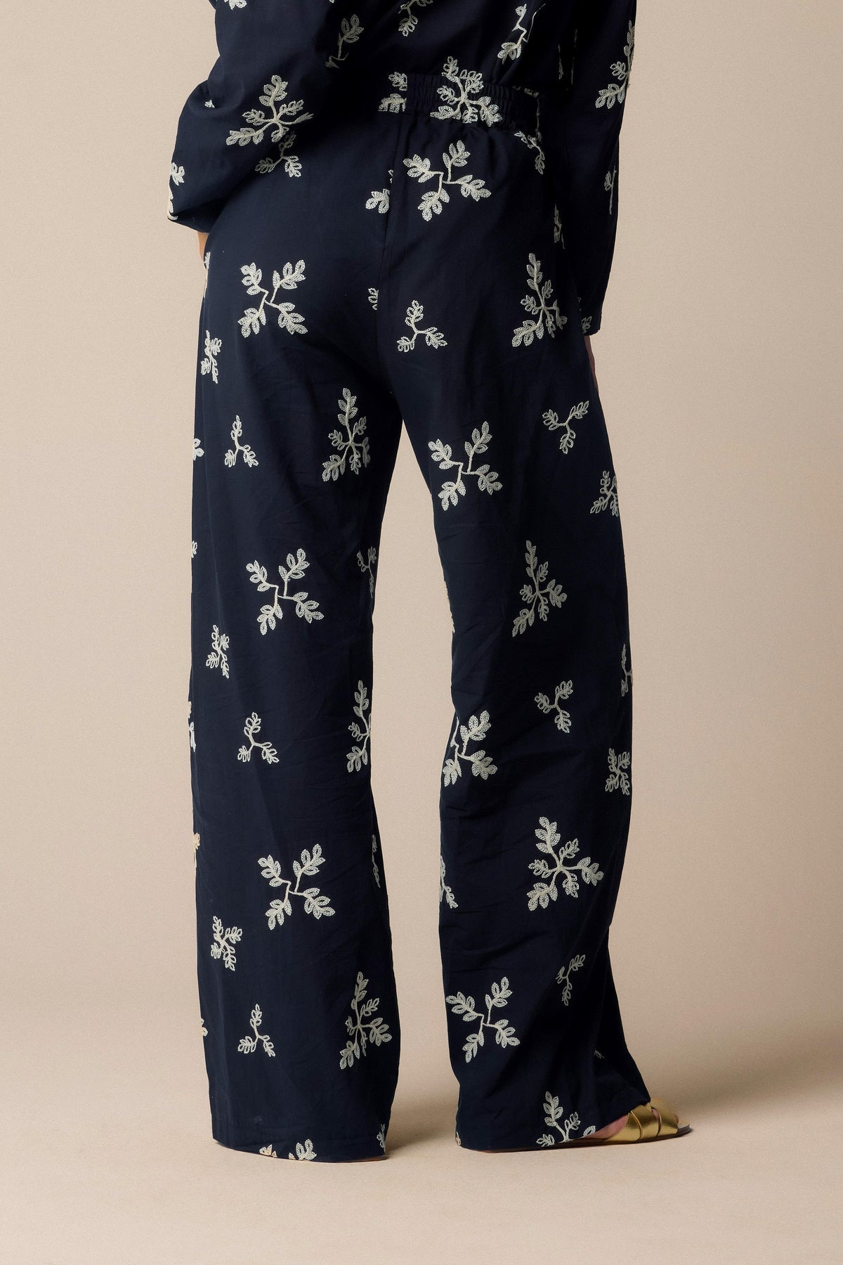 KOCCA Pantaloni palazzo in mussola di cotone ricamata