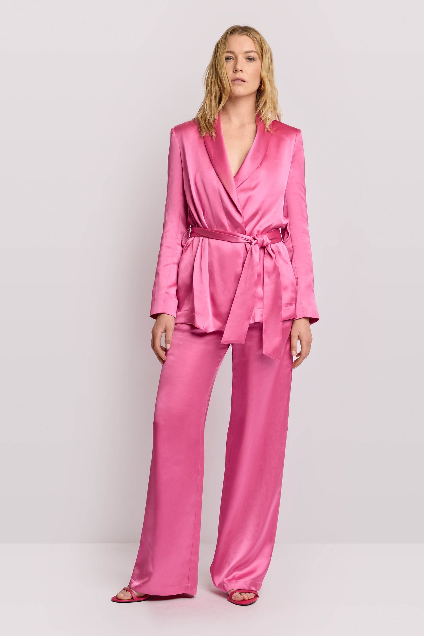 KOCCA Giacca in raso con revers a scialle e fusciacca