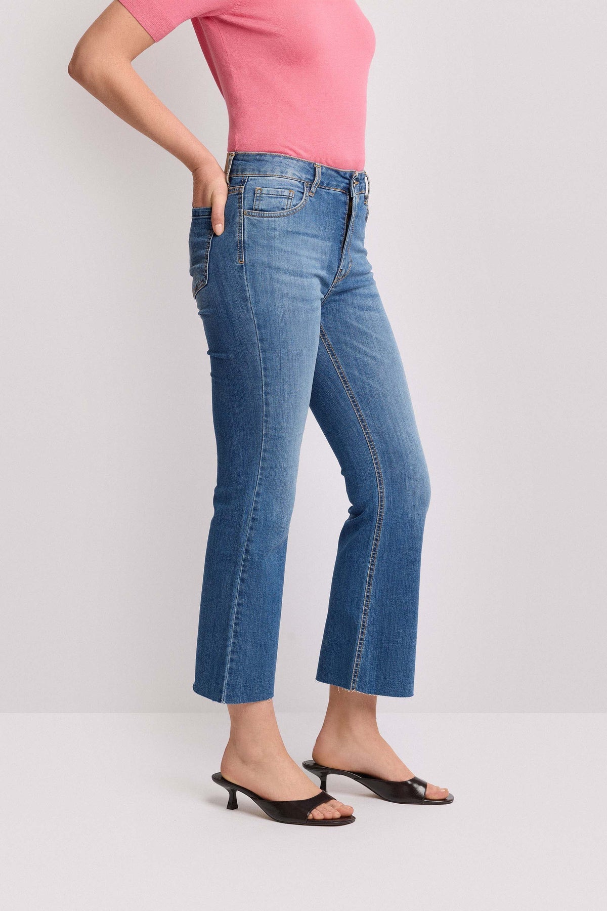 KOCCA Jeans a zampa cropped lavaggio medio