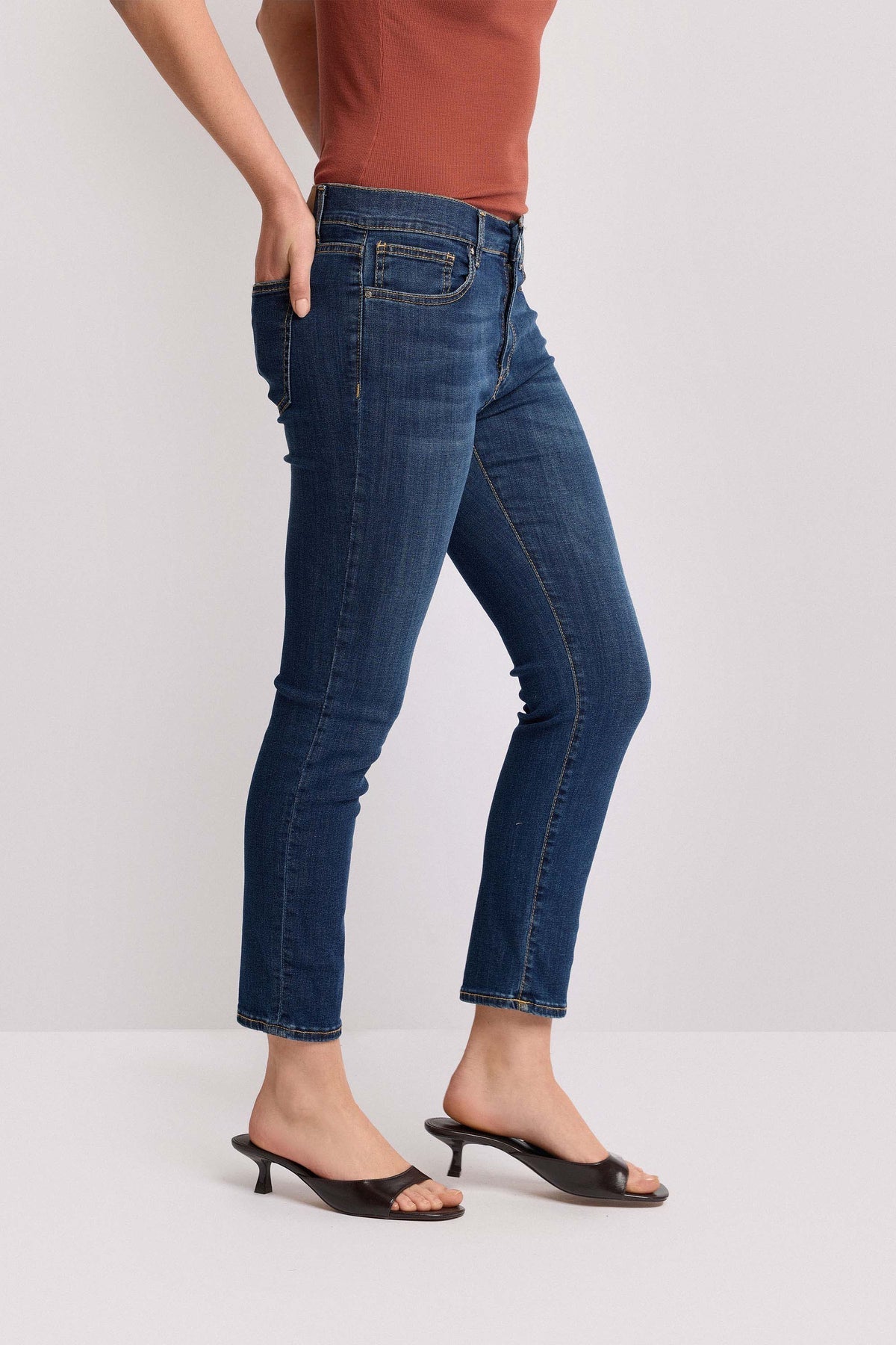 KOCCA Jeans lavaggio scuro gamba skinny