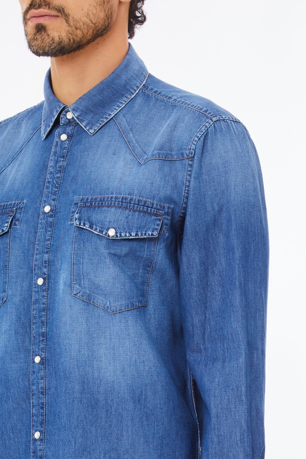 LIU JO Camicia di jeans lavaggio medio con taschini frontali e orlo a taglio vivo