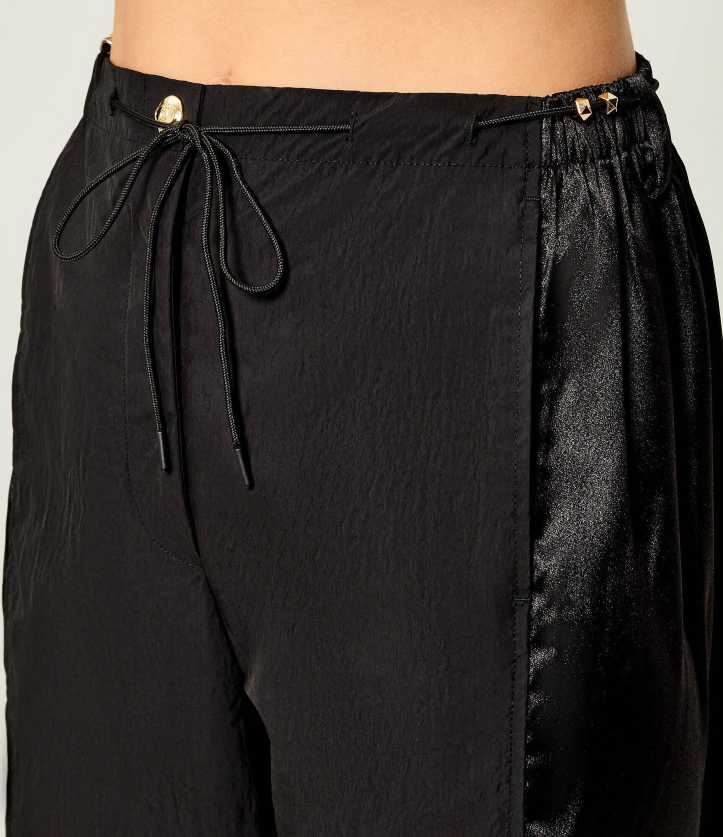 Pantaloni LIU-JO con profili in raso