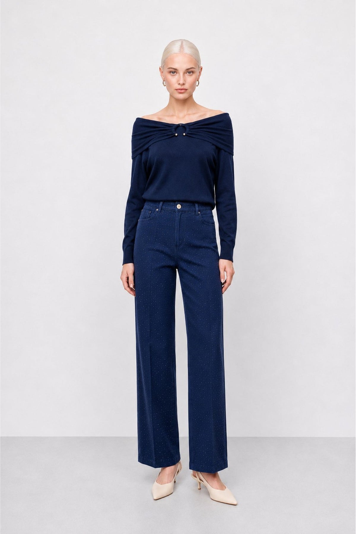 KOCCA Jeans a palazzo blu con applicazione strass feontali