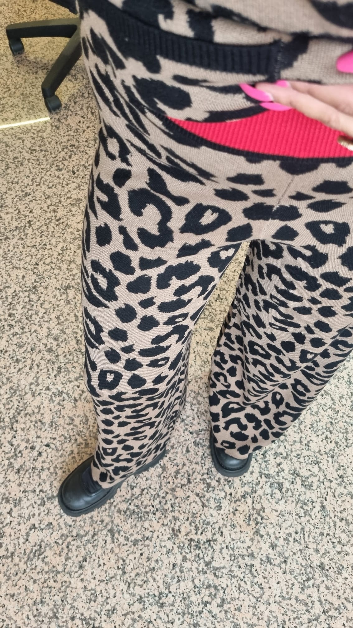 TbyME Pantaloni in maglia animalier