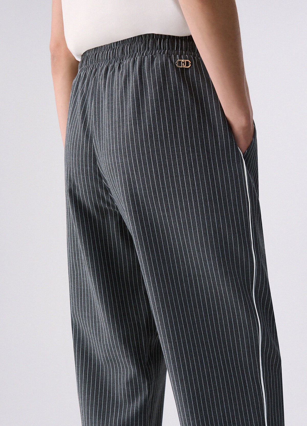 LIU JO Pantaloni a palazzo gessati con inserti in pizzo