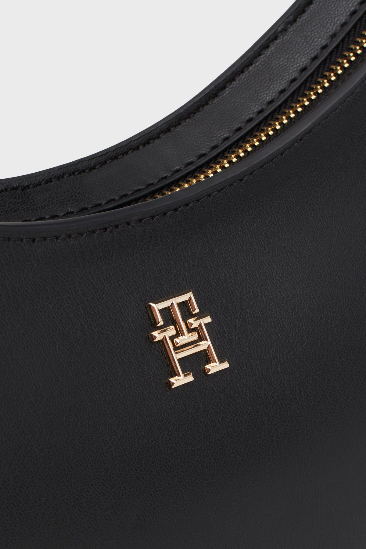TOMMY HILFIGER Borsa tracolla a mezzaluna in ecopelle liscia con manico e tracolla amovibile